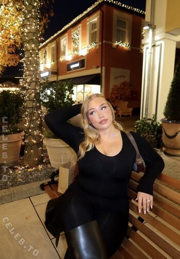 Lusandraa leaked private photo uncensored HD quality