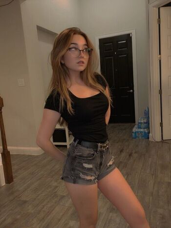 Lyssaurora page leaked private photo uncensored HD quality