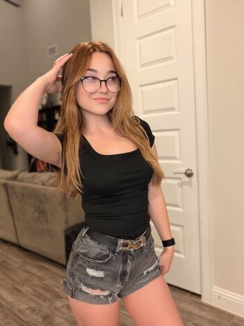 Lyssaurora page leaked private photo uncensored HD quality