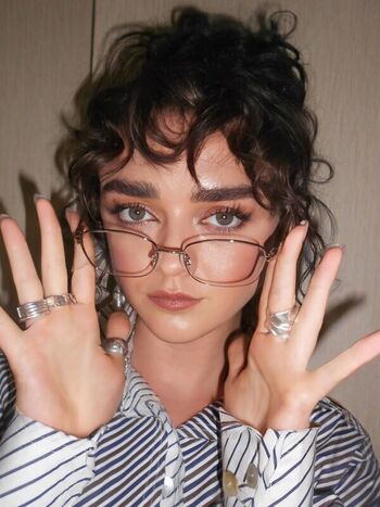 Maisie williams page leaked private photo uncensored HD quality