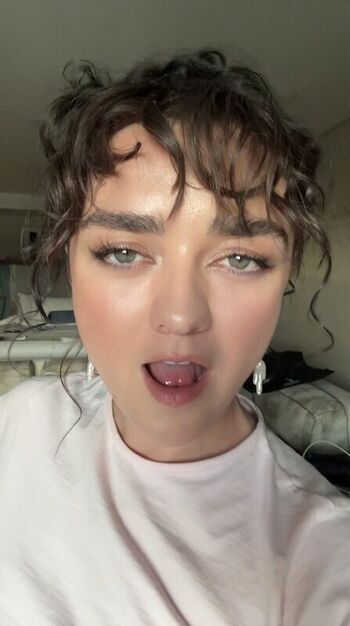 Maisie williams page leaked private photo uncensored HD quality