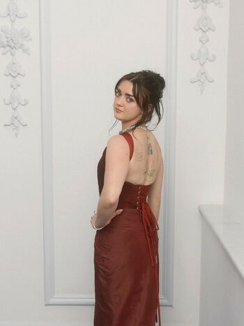Maisie williams page leaked private photo uncensored HD quality
