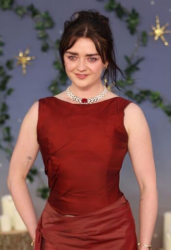 Maisie williams page leaked private photo uncensored HD quality