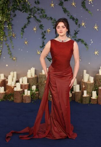 Maisie williams page leaked private photo uncensored HD quality