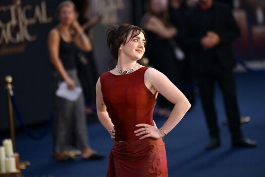 Maisie williams page leaked private photo uncensored HD quality