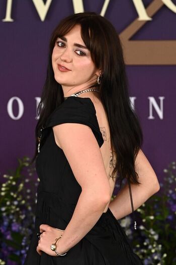 Maisie williams page leaked private photo uncensored HD quality