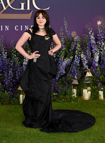 Maisie williams page leaked private photo uncensored HD quality