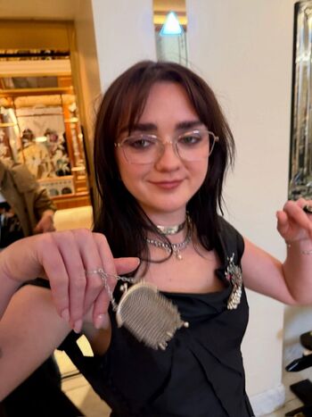 Maisie williams page leaked private photo uncensored HD quality