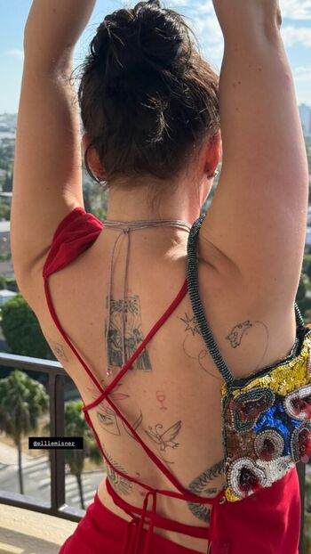 Maisie williams leaked private photo uncensored HD quality