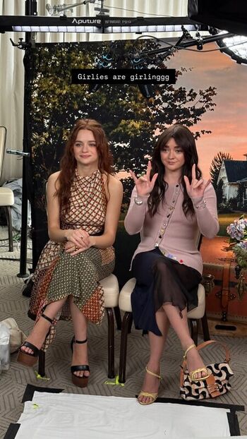 Maisie williams leaked private photo uncensored HD quality
