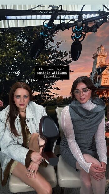 Maisie williams leaked private photo uncensored HD quality