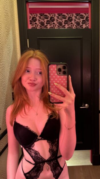 Makenna kelly  page leaked private photo uncensored HD quality