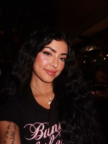 Malu trevejo  page leaked private photo uncensored HD quality