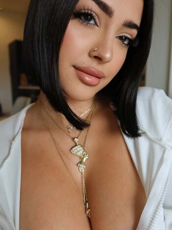 Malu trevejo  page leaked private photo uncensored HD quality