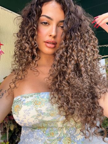 Malu trevejo  page leaked private photo uncensored HD quality