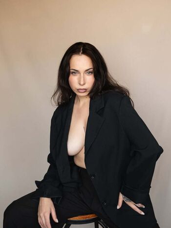 Manon nadolny page leaked private photo uncensored HD quality