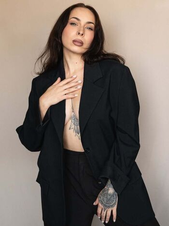 Manon nadolny page leaked private photo uncensored HD quality