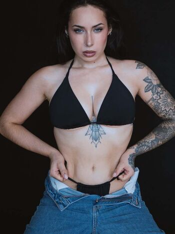 Manon nadolny leaked private photo uncensored HD quality