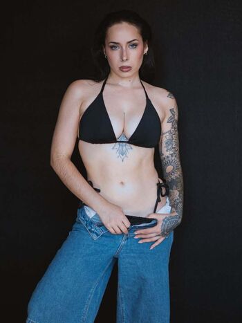 Manon nadolny leaked private photo uncensored HD quality