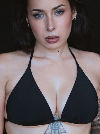 Manon nadolny leaked private photo uncensored HD quality