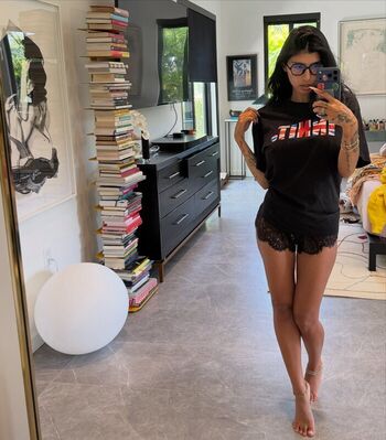 Mia khalifa leaked private photo uncensored HD quality