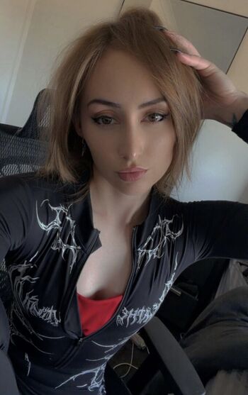 Monique van den bogart leaked private photo uncensored HD quality