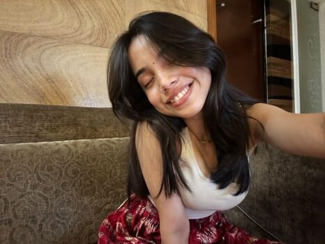 Muskan karia page leaked private photo uncensored HD quality