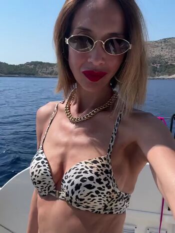 Myleene klass page leaked private photo uncensored HD quality