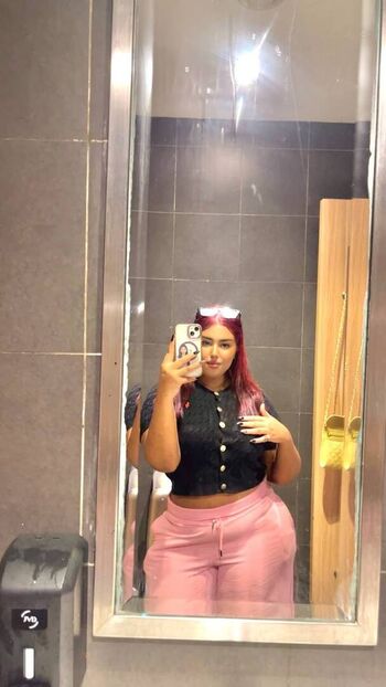 Nadiasultanx leaked private photo uncensored HD quality