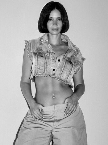 Naila van kommer page leaked private photo uncensored HD quality