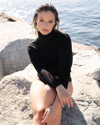 Naila van kommer page leaked private photo uncensored HD quality