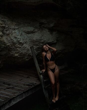 Naila van kommer page leaked private photo uncensored HD quality
