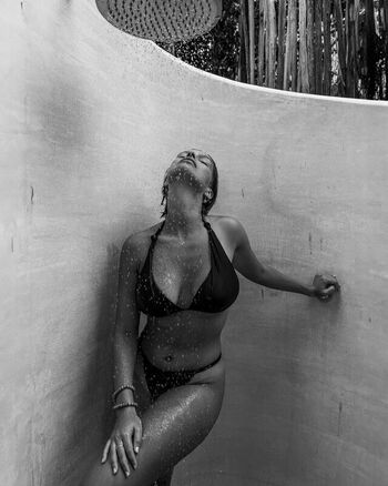 Naila van kommer page leaked private photo uncensored HD quality