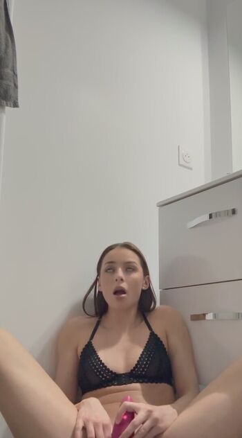 Newlay s leaked private photo uncensored HD quality