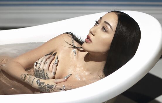 Noah cyrus leaked private photo uncensored HD quality