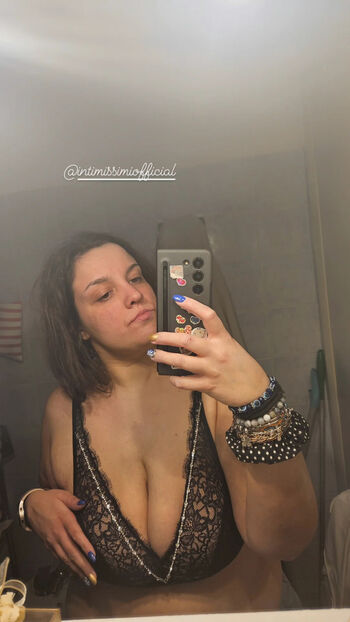 Noemi leaked private photo uncensored HD quality