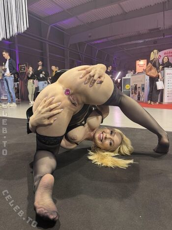 Nude in public page leaked private photo uncensored HD quality