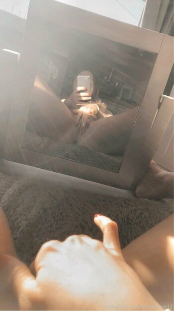 Onlybellsie page leaked private photo uncensored HD quality