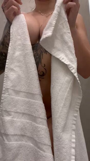 Onlyscarlett leaked private photo uncensored HD quality