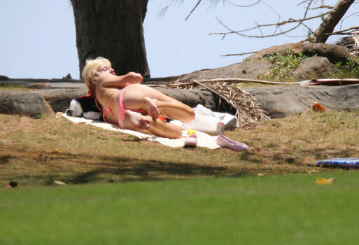 Paris hilton leaked private photo uncensored HD quality