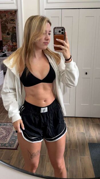 Pineapplebrat  page leaked private photo uncensored HD quality