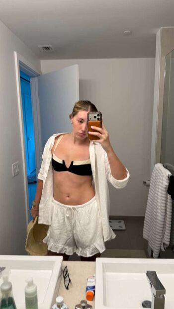 Pineapplebrat leaked private photo uncensored HD quality