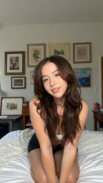 Pokimane  page leaked private photo uncensored HD quality