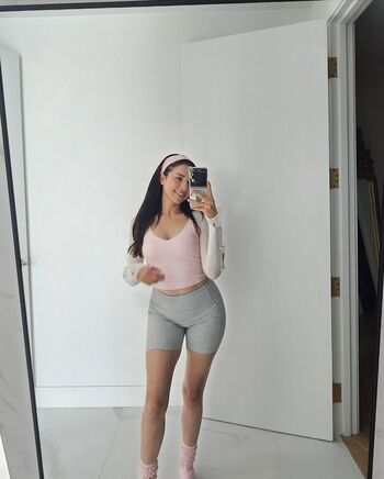 Pokimane  page leaked private photo uncensored HD quality