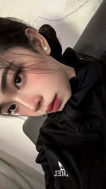 R  page leaked private photo uncensored HD quality