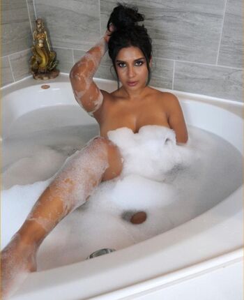 Ramya inti leaked private photo uncensored HD quality
