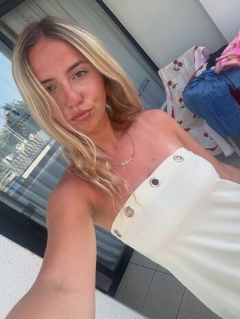 Rebecca cruickshanks leaked private photo uncensored HD quality