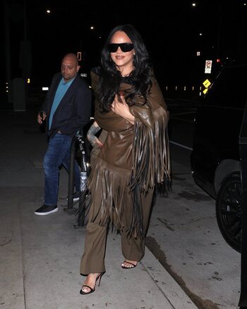 Rihanna  page leaked private photo uncensored HD quality