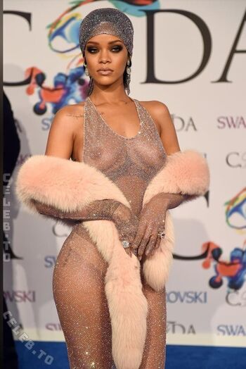 Rihanna  page leaked private photo uncensored HD quality