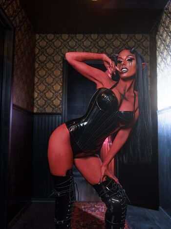 Rolyatistaylor  page leaked private photo uncensored HD quality